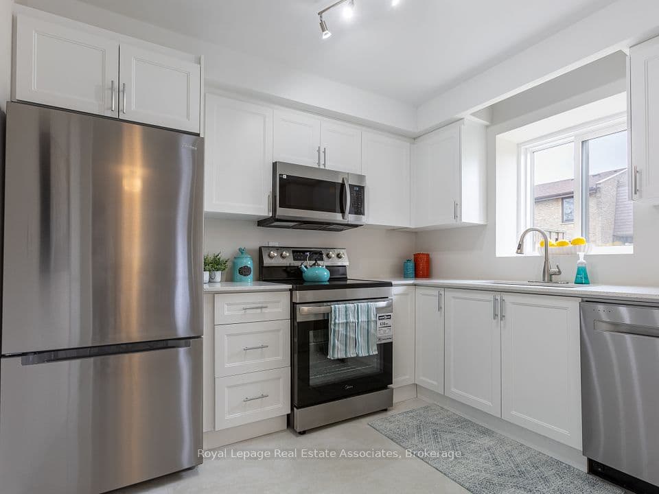 2605 Woodchester Drive 57, Mississauga, ON L5K 2E3 – main photo