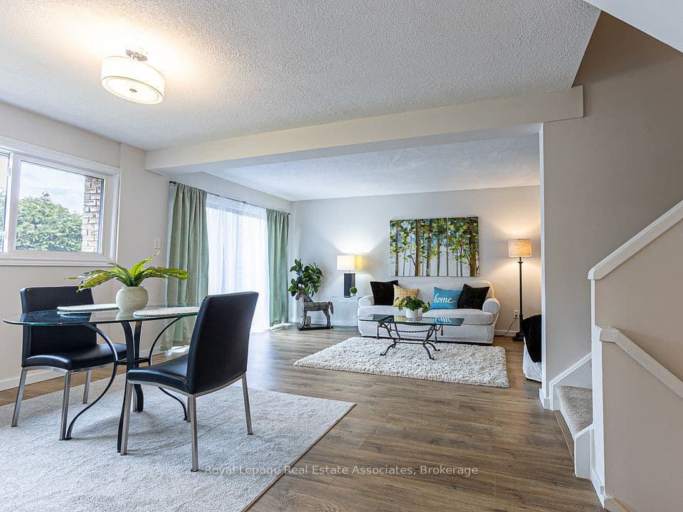 2605 Woodchester Drive 57, Mississauga, ON L5K 2E3 – photo 2