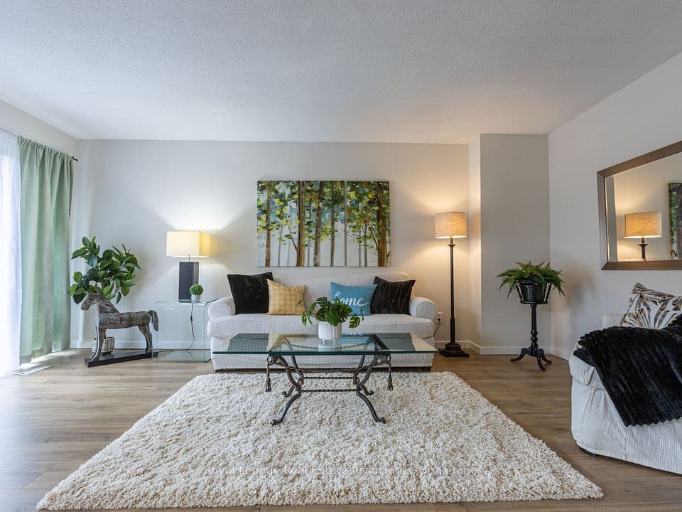 2605 Woodchester Drive 57, Mississauga, ON L5K 2E3 – photo 3