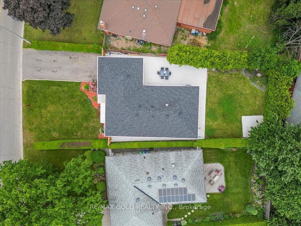 53 Dorchester Drive, Brampton, ON L6T 3E2 – photo 3