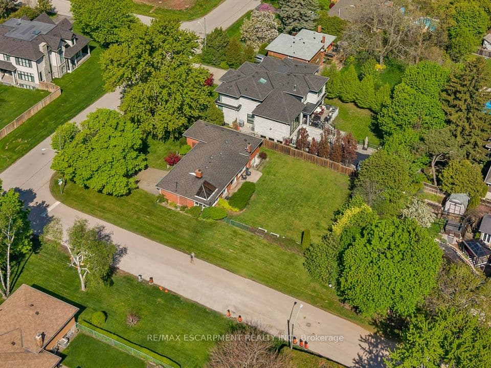 345 Sandlewood Road, Oakville, ON L6L 3S1 – photo 2