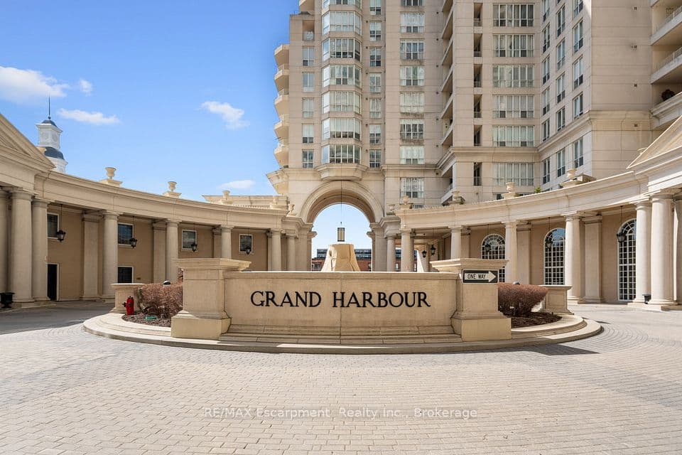 2287 Lake Shore Road W 301, Toronto, ON M8V 3Y1 – photo 3