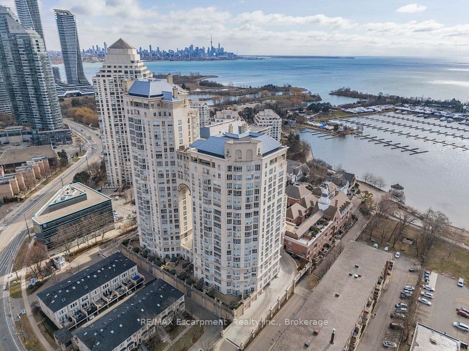 2287 Lake Shore Road W 301, Toronto, ON M8V 3Y1 – main photo