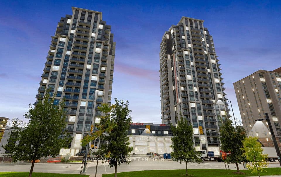 202 Burnhamthorpe Road E 301, Mississauga, ON L5A 0B2 – main photo