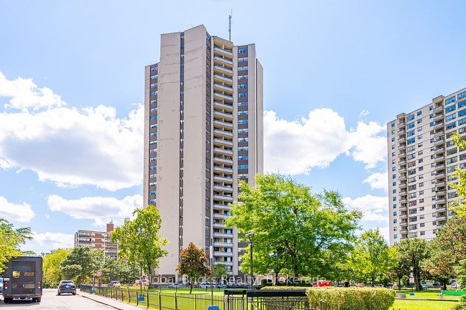 380 Dixon Road 1904, Toronto, ON M9R 1T3 – photo 3