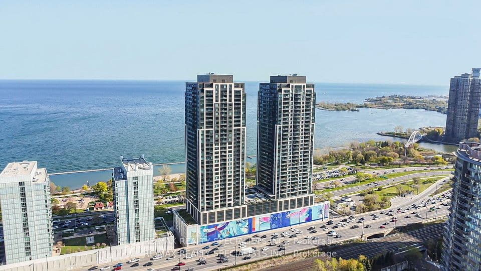 1926 Lakeshore Boulevard W 3711, Toronto, ON M6S 1A1 – main photo
