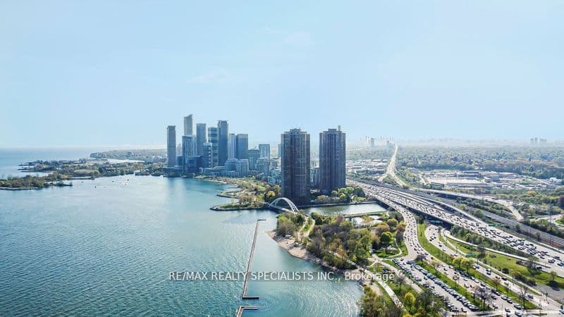 1926 Lakeshore Boulevard W 3711, Toronto, ON M6S 1A1 – photo 2