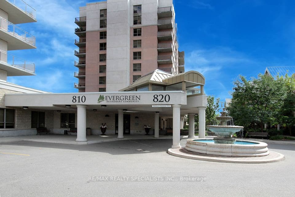 810 Scollard Court 809, Mississauga, ON L5V 0A4 – photo 2