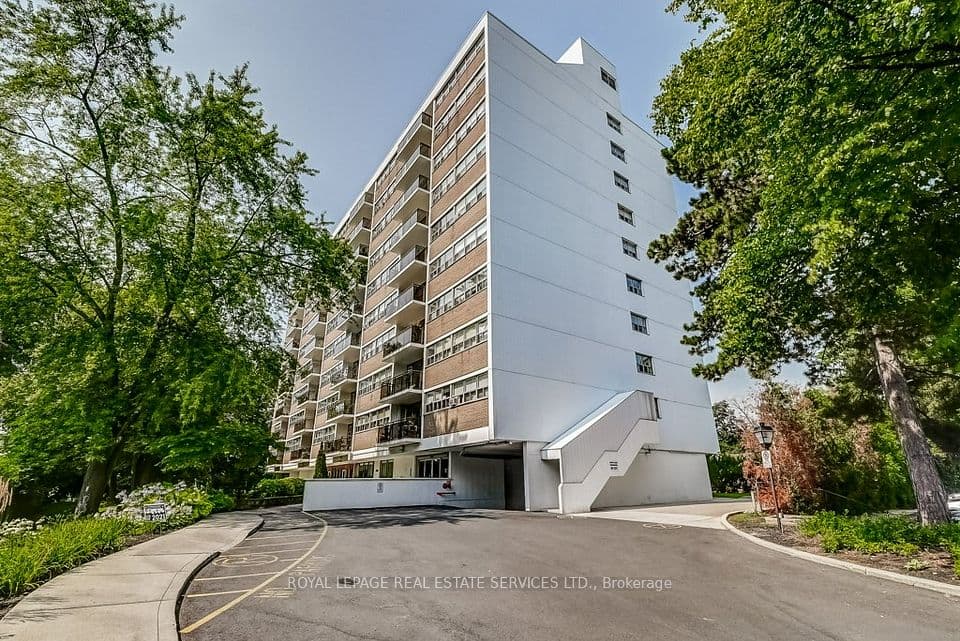 212 Kerr Street 404, Oakville, ON L6K 3B1 – photo 2