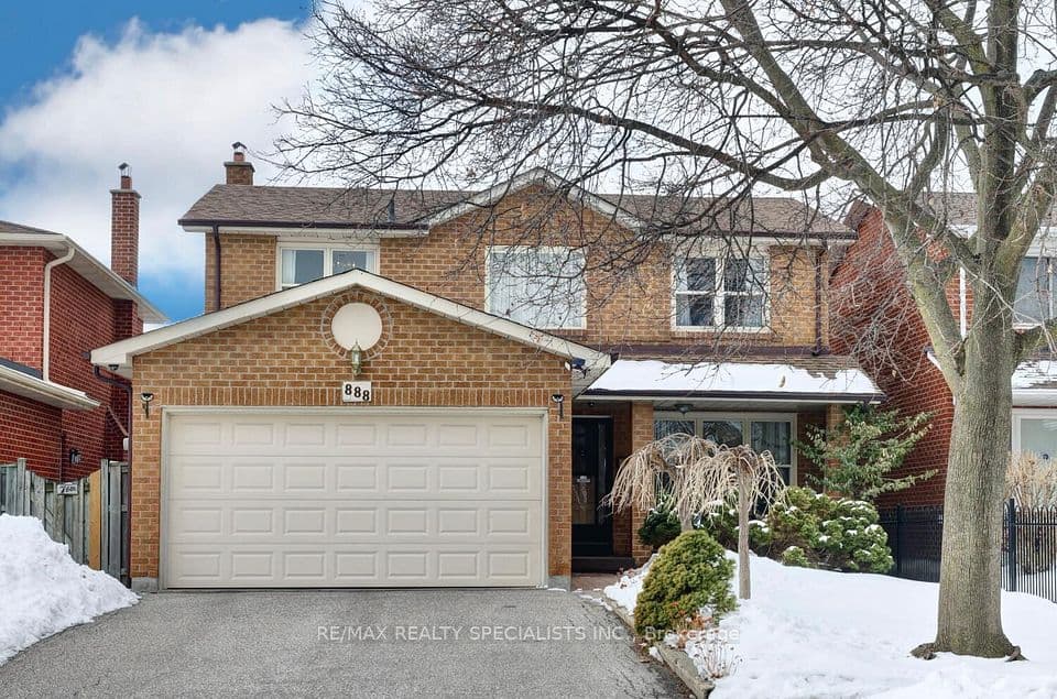 888 Messenger Meadow Drive, Mississauga, ON L5C 3T2 – photo 2
