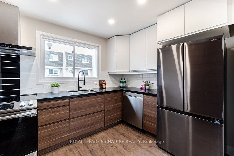 830 Westlock Road 38A, Mississauga, ON L5C 1K6 – main photo