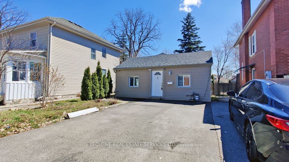 89 John Street, Brampton, ON L6W 1Z4 – photo 2