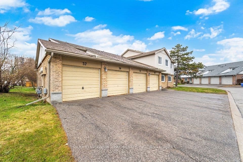 6777 Formentera Avenue 37, Mississauga, ON L5N 2M3 – photo 2