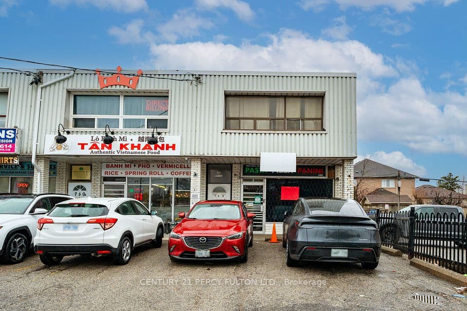 744-746 Wilson Avenue, Toronto, ON M3K 1E2 – main photo
