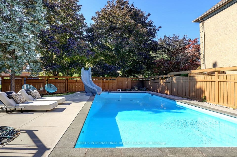 1939 Calgary Court, Mississauga, ON L5H 4J1 – photo 3