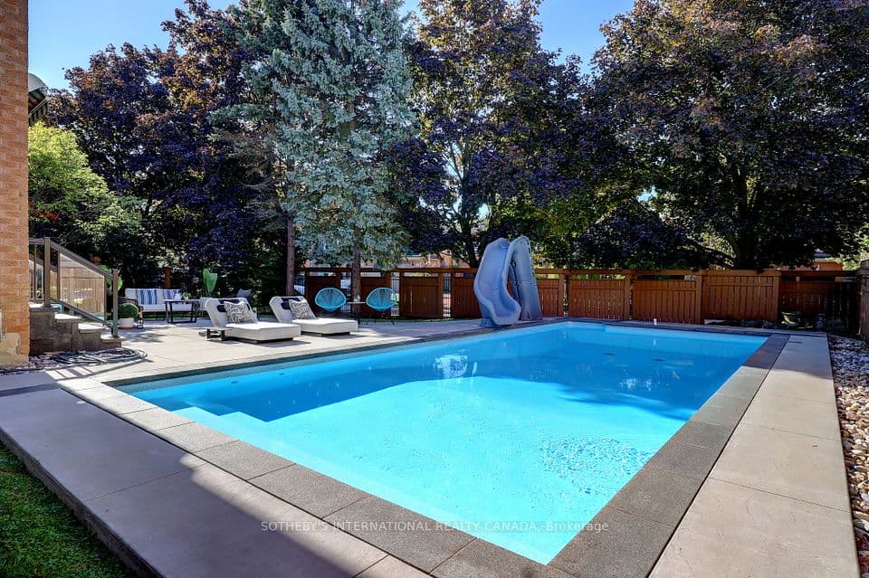 1939 Calgary Court, Mississauga, ON L5H 4J1 – photo 2