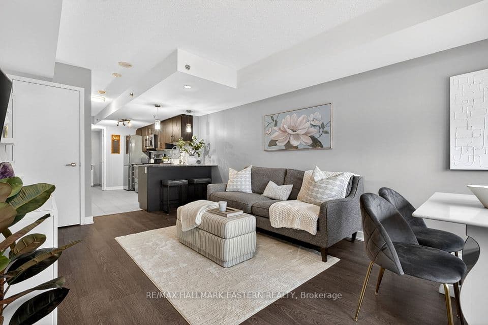 11 Superior Avenue Th3, Toronto, ON M8V 0A7 – photo 3
