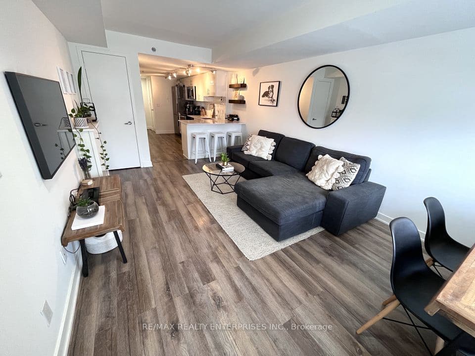 11 Superior Avenue TH1, Toronto, ON M8V 0A7 – main photo