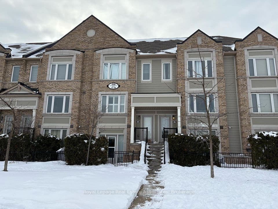 250 Sunny Meadow Boulevard 19, Brampton, ON L6R 3Y6 – main photo