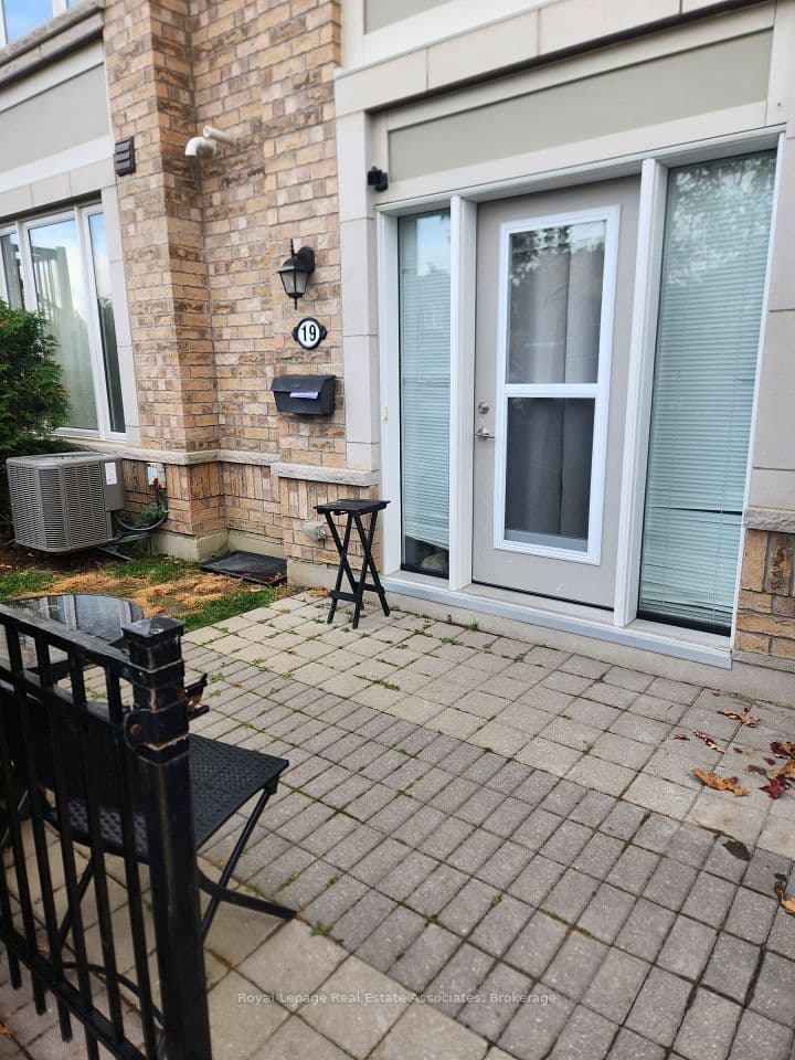 250 Sunny Meadow Boulevard 19, Brampton, ON L6R 3Y6 – photo 3