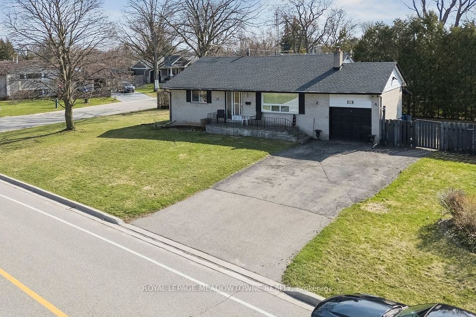 20 Plainsman Road, Mississauga, ON L5N 1C6 – main photo