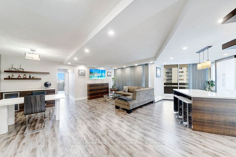 335 Mill Road 1406, Toronto, ON M9C 1Y6 – photo 3