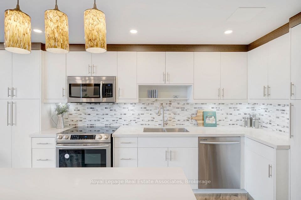 335 Mill Road 1406, Toronto, ON M9C 1Y6 – main photo