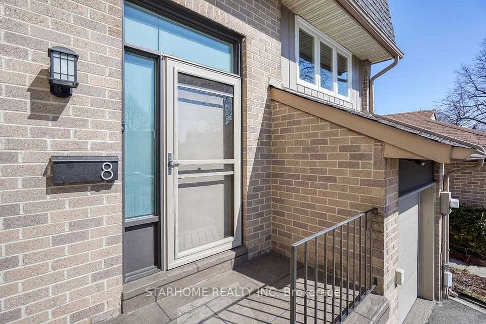 8 Amberwood Square, Brampton, ON L6Z 1G3 – photo 3