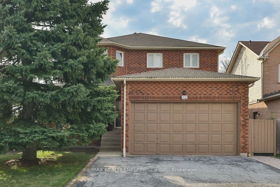 3022 Dalehurst Drive, Mississauga, ON L5N 6M8 – photo 3