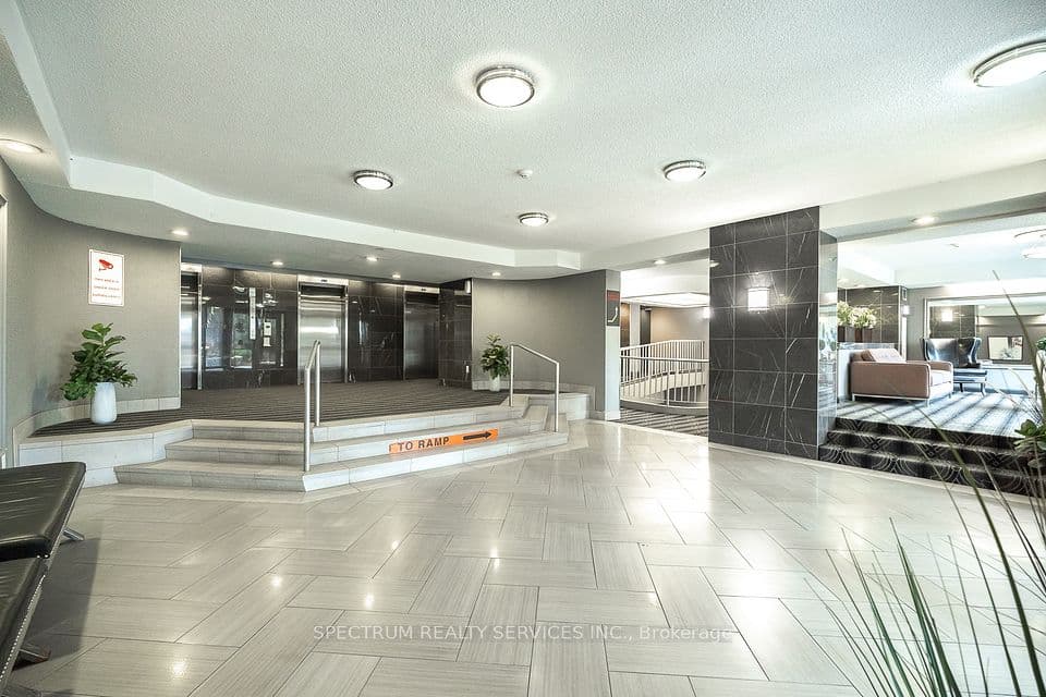 8 Lisa Street 2104, Brampton, ON L6T 4S6 – photo 3