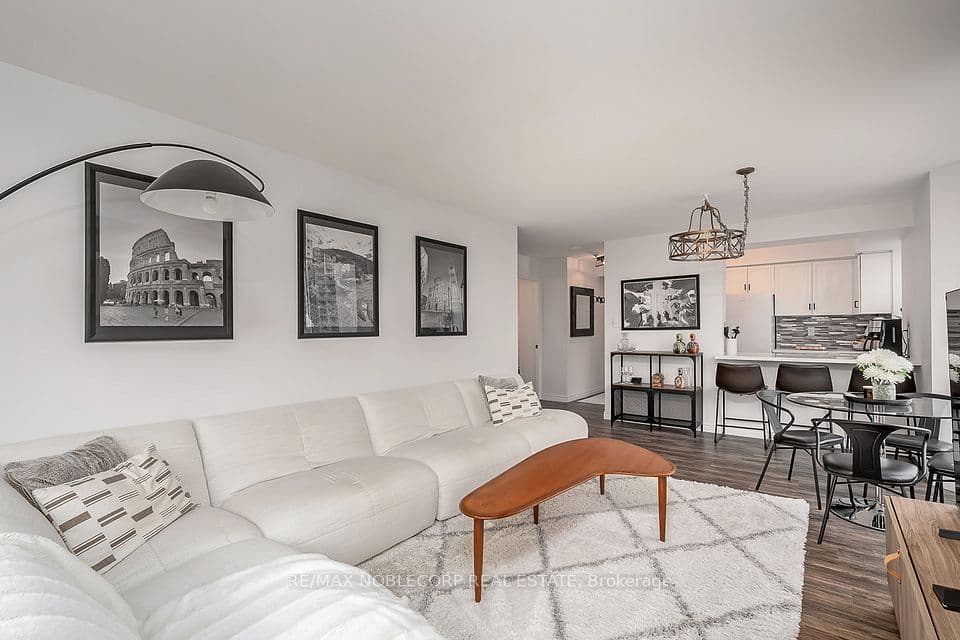 1270 Maple Crossing Boulevard 1002, Burlington, ON L7S 2J3 – photo 2