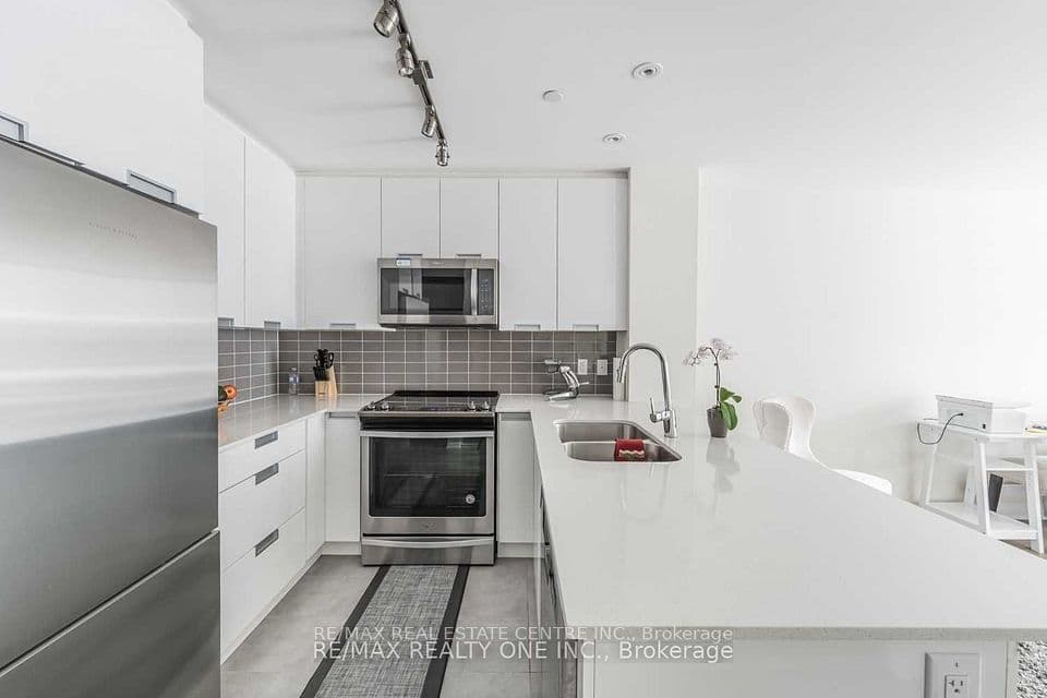 5025 Four Springs Avenue 112, Mississauga, ON L5R 0G5 – photo 3