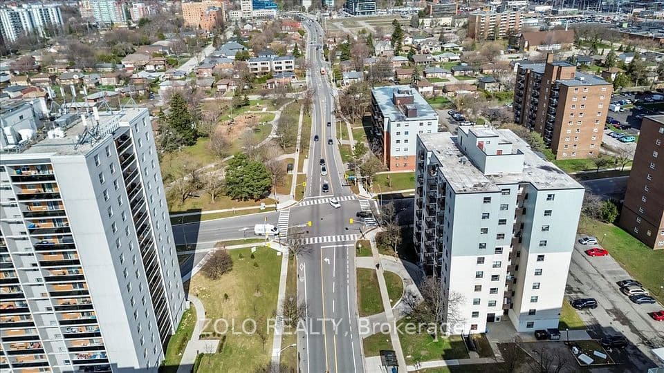 2345 Confederation Parkway 203, Mississauga, ON L5B 2H3 – main photo