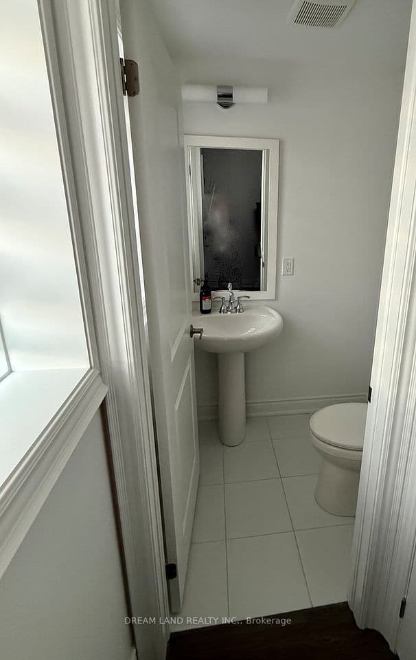 70 Lunar Crescent 193, Mississauga, ON L6M 2P6 – photo 2
