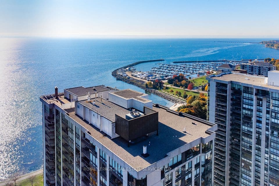 2170 Marine Drive 403, Oakville, ON L6L 5V1 – main photo