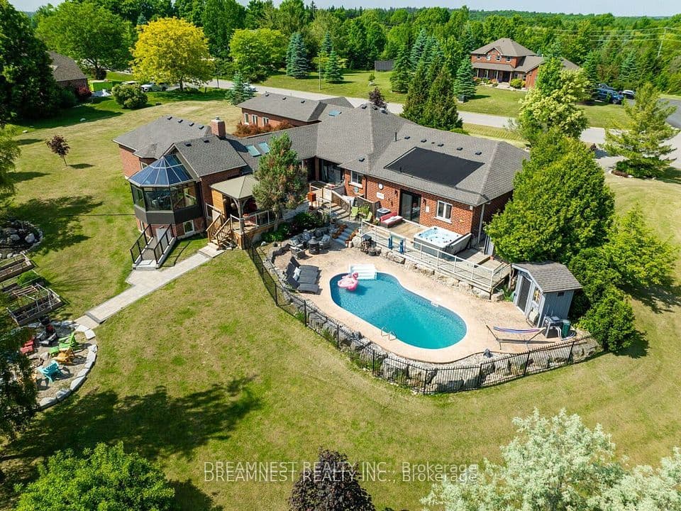 11132 MCFARLAND Court, Milton, ON L0P 1B0 – photo 2