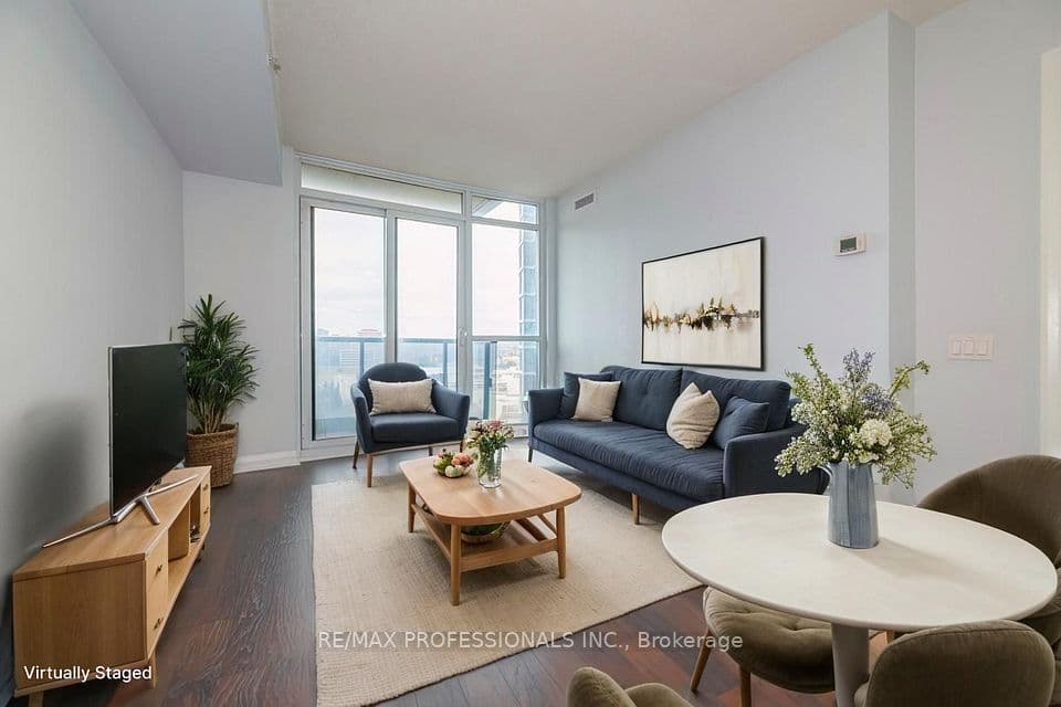 5 Valhalla Inn Road 1301, Toronto, ON M9B 1S9 – main photo