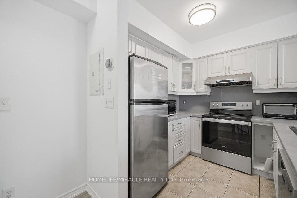 3049 Finch Avenue W 2002, Toronto, ON M9M 0A5 – main photo