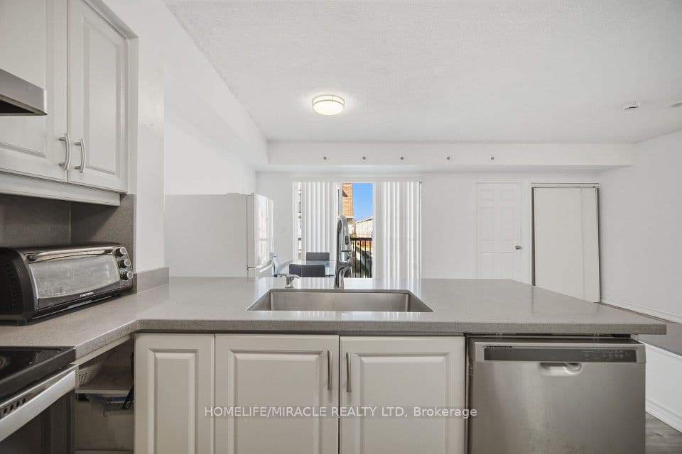 3049 Finch Avenue W 2002, Toronto, ON M9M 0A5 – photo 3