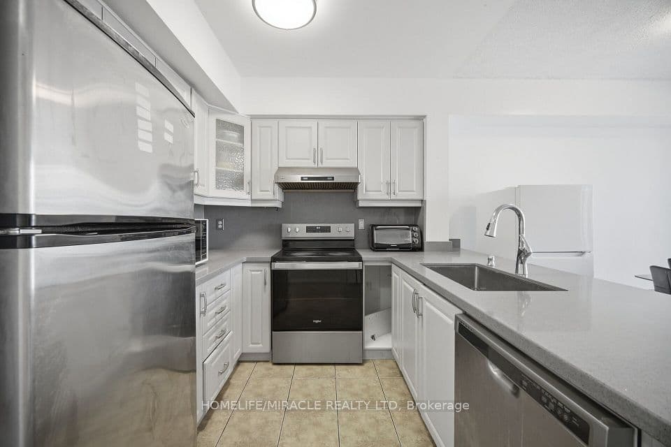 3049 Finch Avenue W 2002, Toronto, ON M9M 0A5 – photo 2