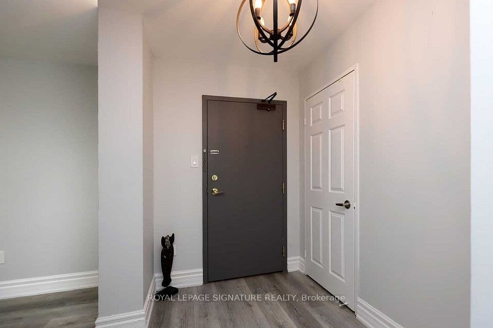 100 County Court Boulevard 1101, Brampton, ON L6W 3X1 – photo 2