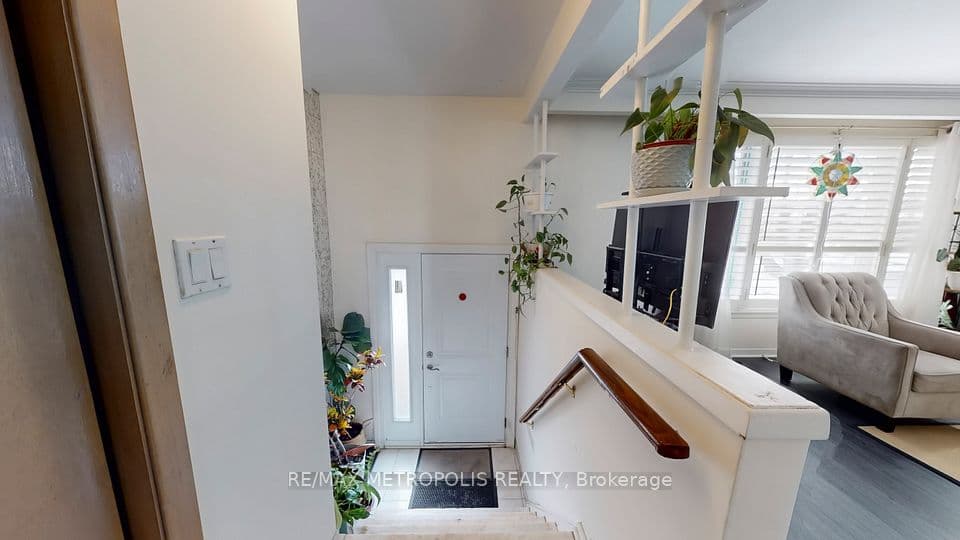 68 Paulvale Crescent, Toronto, ON M3J 1K5 – photo 2