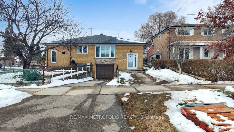 68 Paulvale Crescent, Toronto, ON M3J 1K5 – main photo