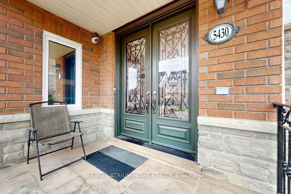 5430 Oscar Peterson Boulevard, Mississauga, ON L5M 0B6 – photo 2