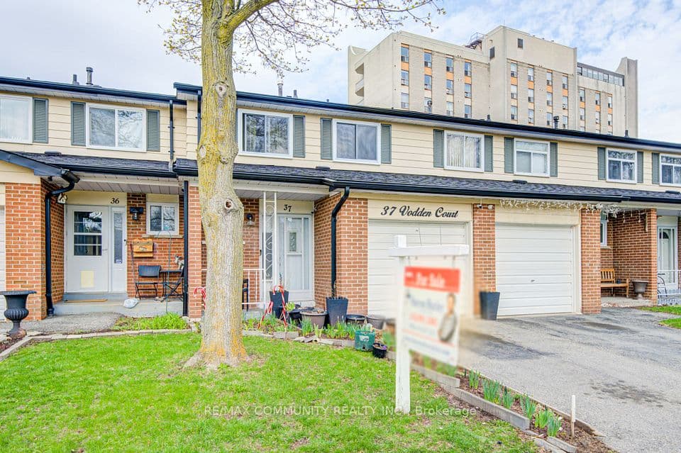 37 Vodden Court, Brampton, ON L6V 2V7 – photo 2