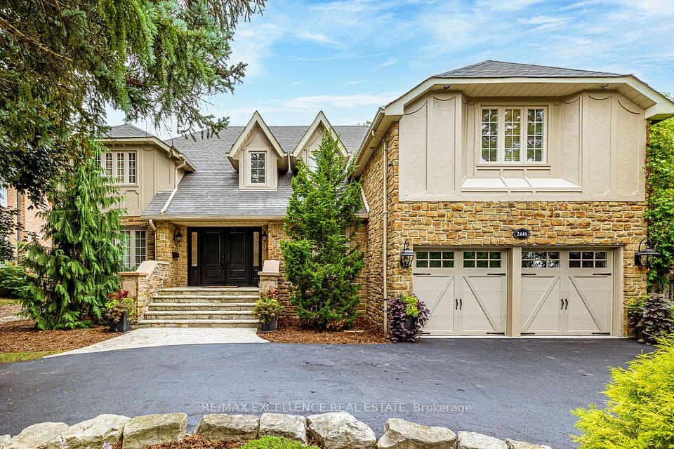2446 Hammond Road, Mississauga, ON L5K 1T2 – photo 2