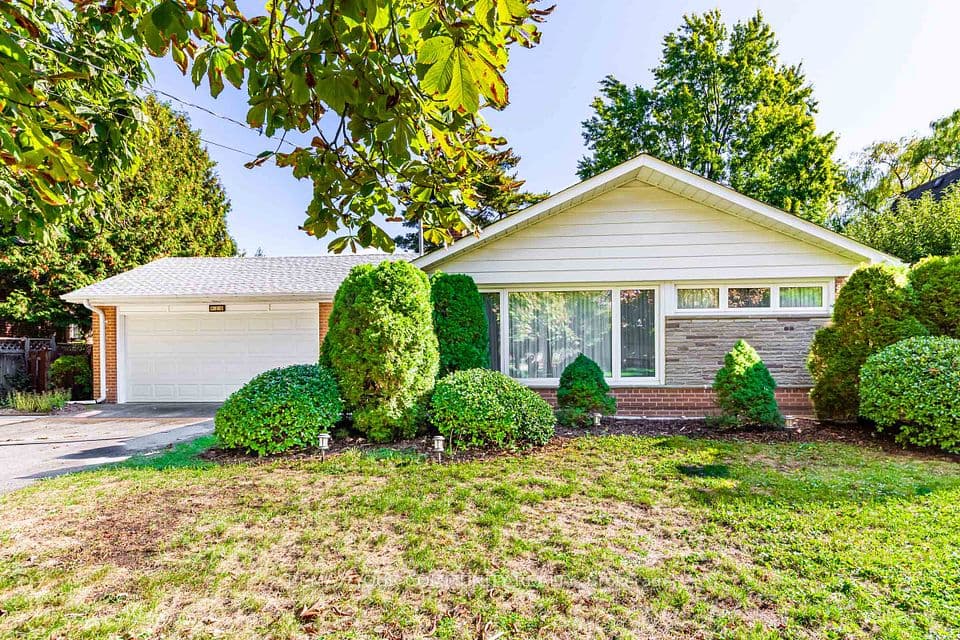 628 Shenandoah Drive, Mississauga, ON L5H 1V9 – main photo