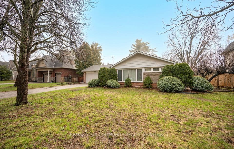 628 Shenandoah Drive, Mississauga, ON L5H 1V9 – photo 3