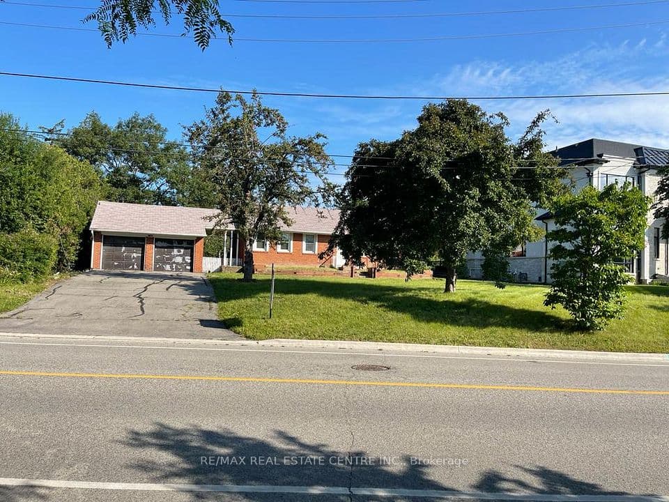 2431 Thorn Lodge Drive, Mississauga, ON L5K 1K8 – photo 2