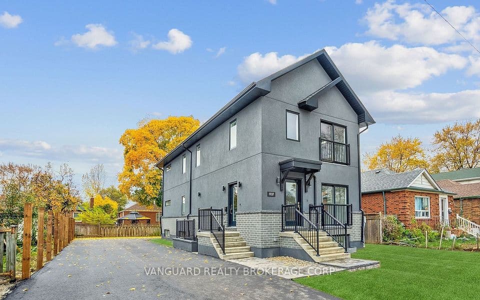 1937 Lawrence Avenue W, Toronto, ON M9N 1G8 – main photo